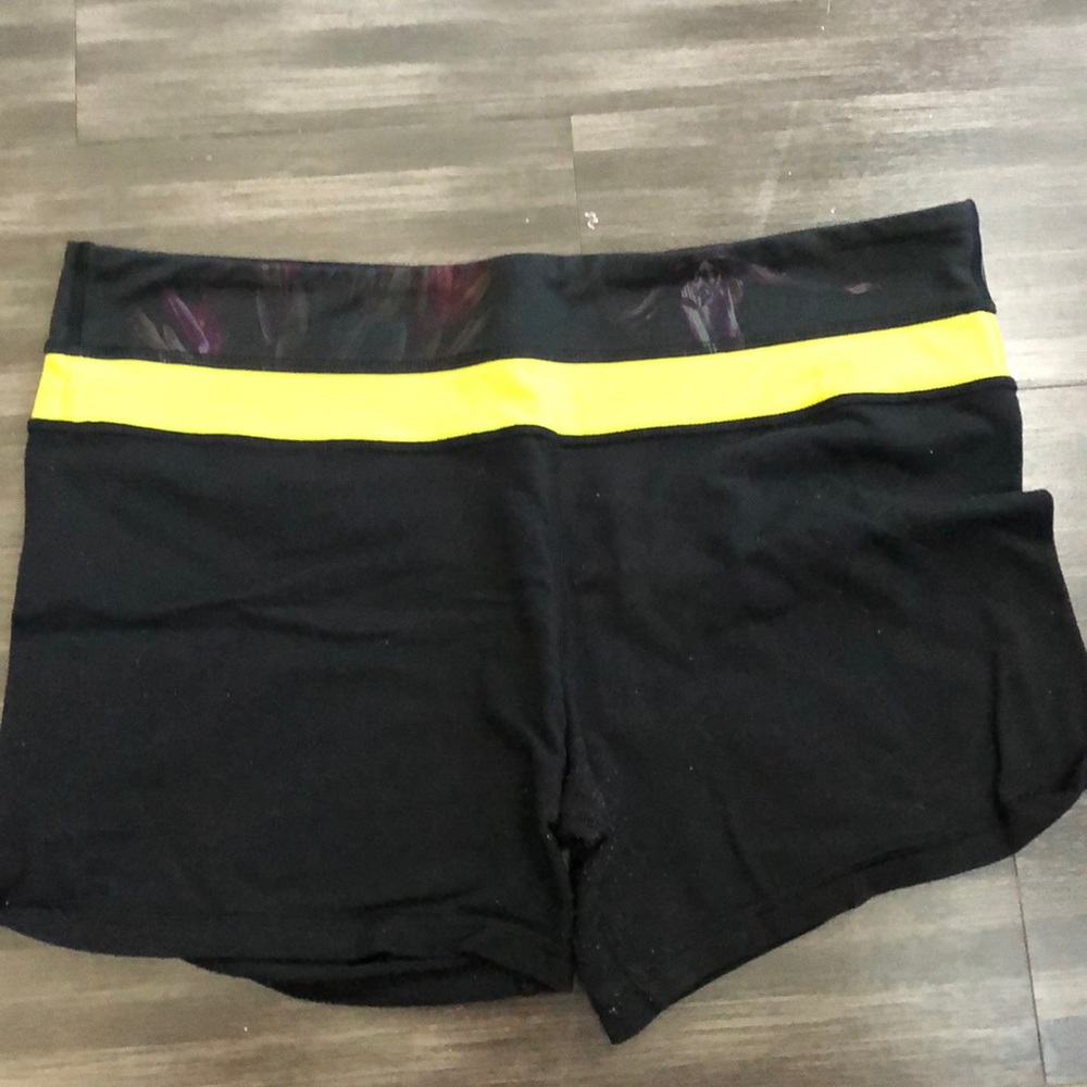 lululemon spandex shorts